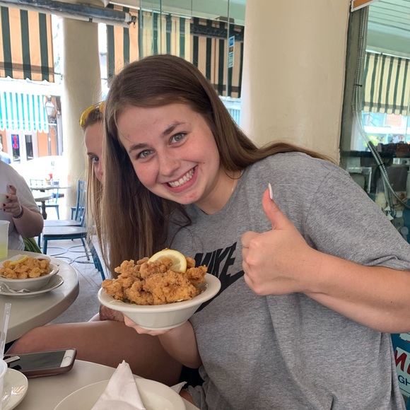 Meet your Posher, Alli - Picture 1 of 1
